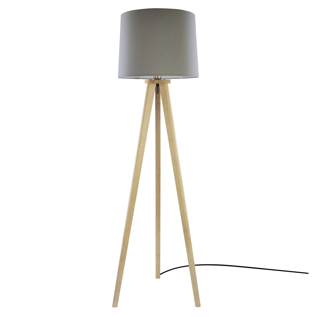 Stehleuchte aus Asteiche Natur, Modell Elli, taupe Schirm, Dreibein, Kabel in einem Fuß, Frontalansicht