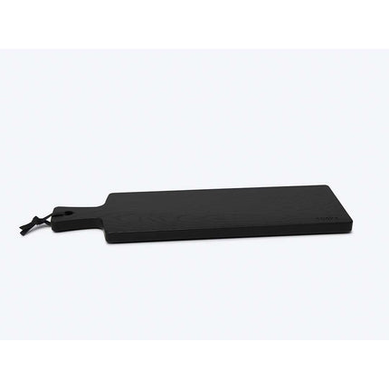 Servierbrett oder Schneidebrett aus Eichenholz schwarz mit Griff und schwarzem Lederband zum aufhängen, 600mmx180mmx25mm