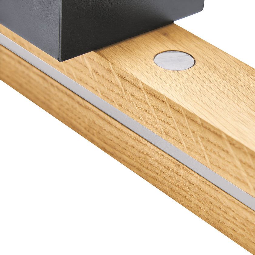 Deckenleuchte aus Asteiche geölt, Modell Dana, Applikationen in Nickel, Detailansicht