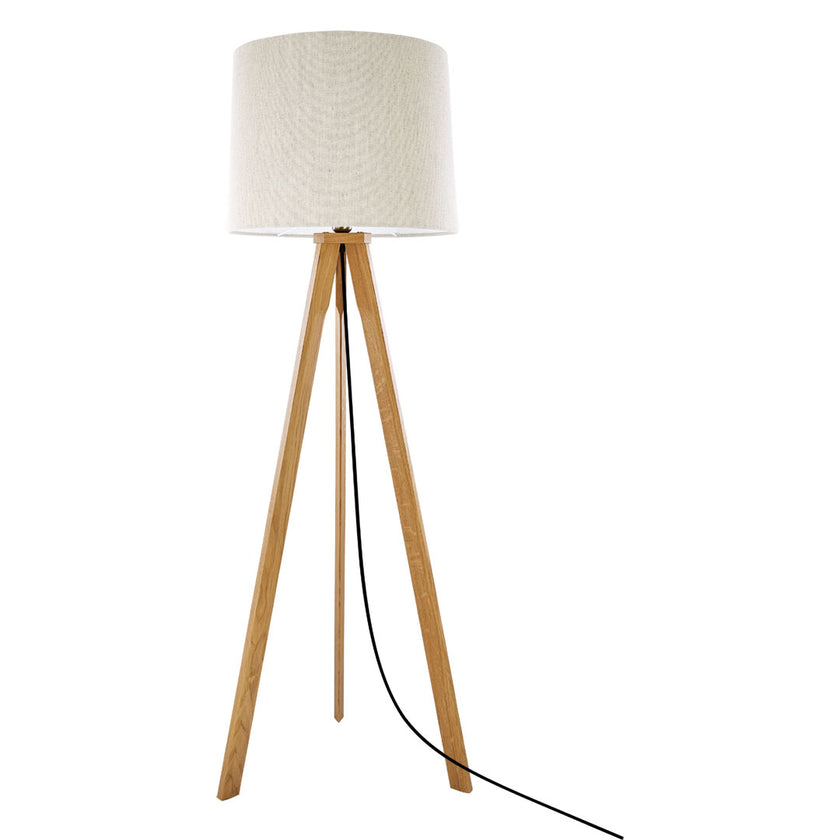 Dreibein Stehleuchte Asteiche geölt, Modell Tre, mit Lampenschirm in Leinenoptik, Kabel verläuft mittig zwischen den Beinen