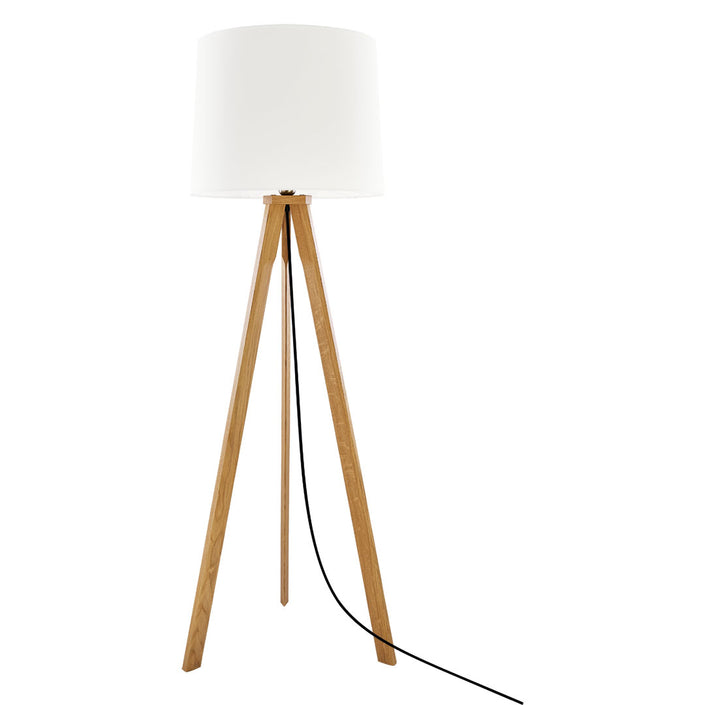 Dreibein Stehleuchte Asteiche geölt, Modell Tre, mit weißem Lampenschirm, Kabel verläuft mittig zwischen den Beinen