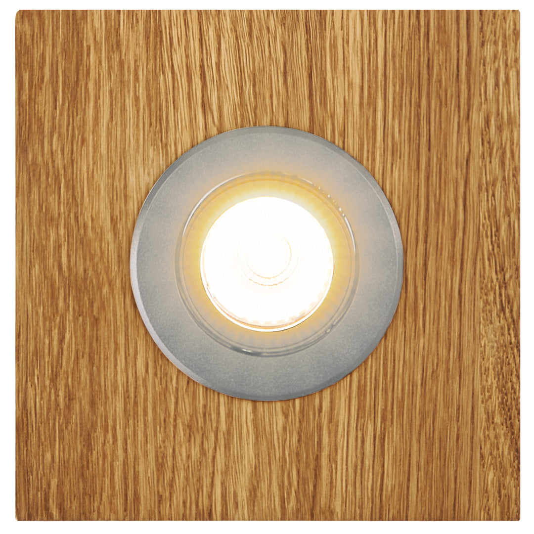 Deckenleuchte aus Asteiche geölt, Modell Lennon, 1-flammig, 200mm x 200mm x 70mm, silberne Details, Dimmbar durch externen Dimmer, Frontalansicht 