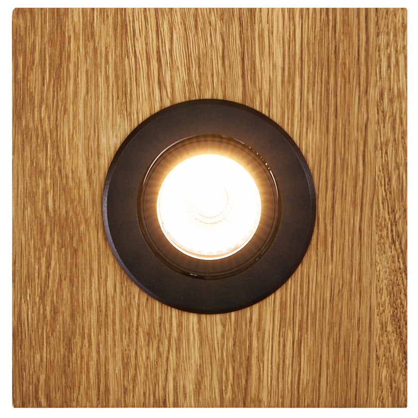 Deckenleuchte aus Asteiche geölt, Modell Lennon, 1-flammig, 200mm x 200mm x 70mm, schwarze Details, Dimmbar durch externen Dimmer, Frontalansicht