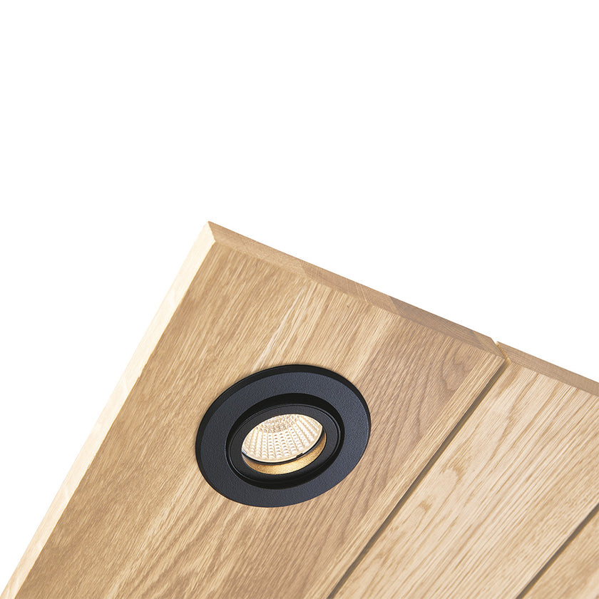 Deckenleuchte aus Asteiche Natur, Modell Lennon, 4-flammig, 440mm x 440mm x 70mm, schwarze Details, Dimmbar durch externen Dimmer, eine Ecke im Bild