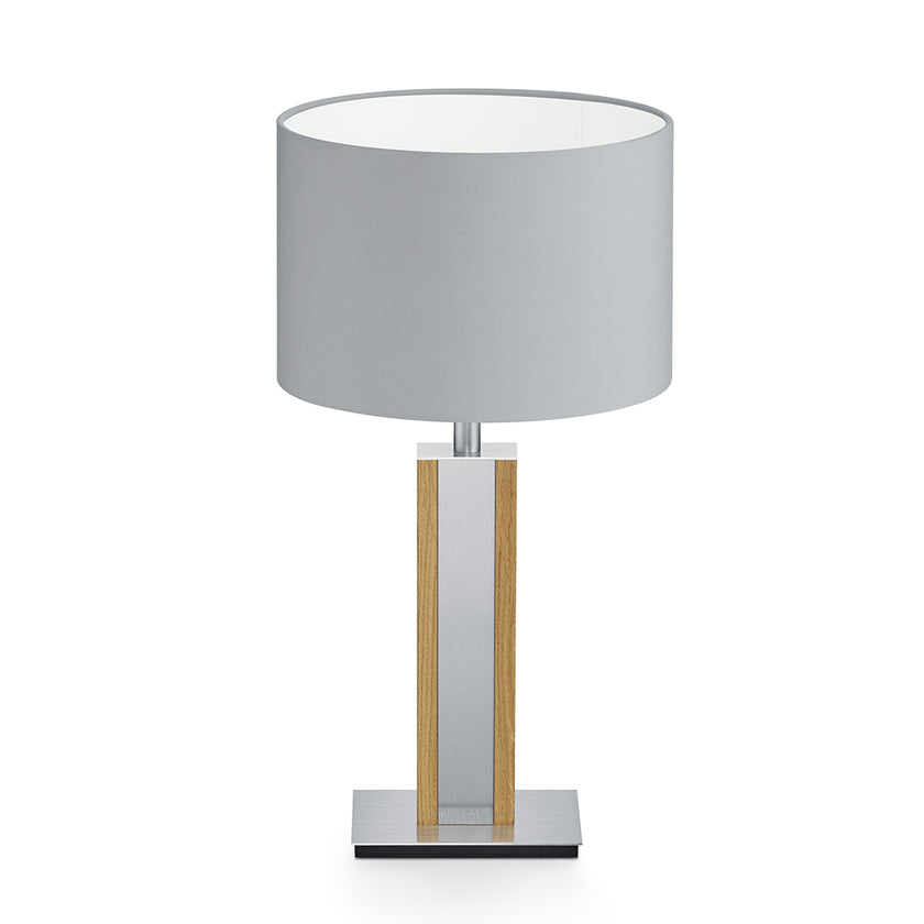 Tischleuchte aus Asteiche geölt, Modell Karl N, Details Nickel matt gebürstet, silberner Schirm, Frontalansicht