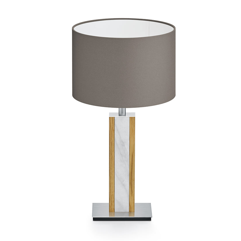 Tischleuchte aus Asteiche geölt, Modell Karl M, Mamor Details, taupe runder Schirm, Frontalansicht 