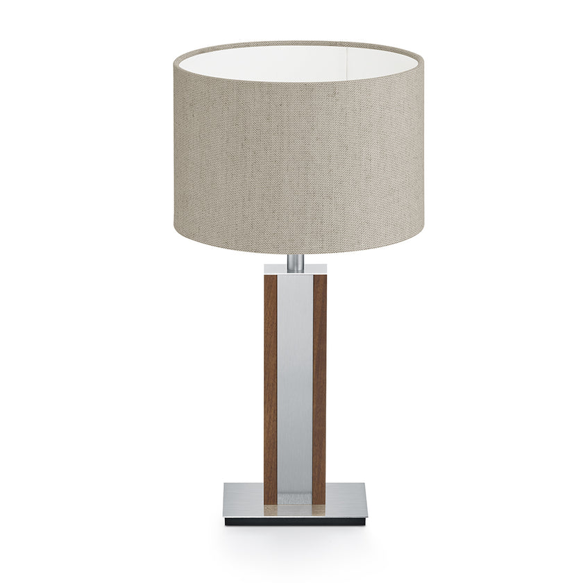 Tischleuchte aus Nussbaum geölt, Modell Karl N, Details Nickel matt gebürstet, Leinenoptik Schirm, Frontalansicht