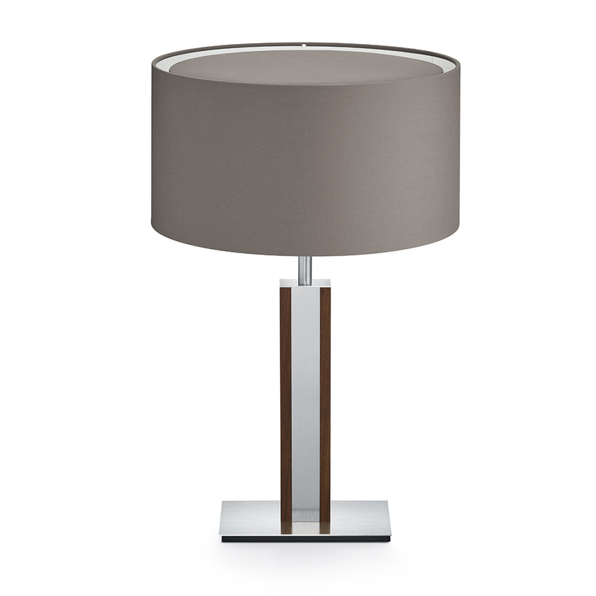 Hockerleuchte aus Nussbaum geölt, Modell Karl N, Details Nickel matt gebürstet, taupe runder Schirm, Frontalansicht 