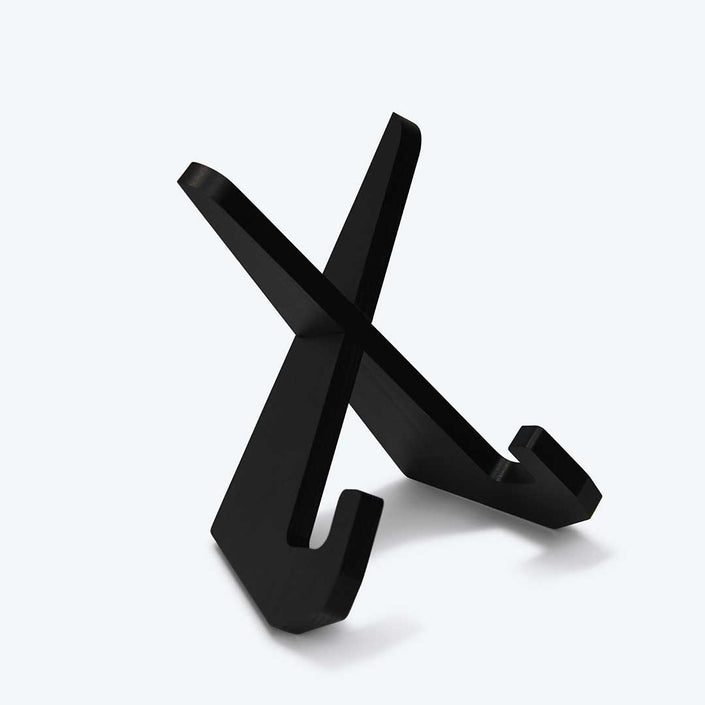 Buchständer in X-Form aus schwarzer Eiche, minimalistisches Design mit geschwungenen Haken-Enden