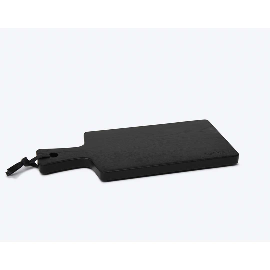 Servierbrett oder Schneidebrett aus Eichenholz schwarz mit Griff und schwarzem Lederband zum aufhängen, 400mmx180mmx25mm